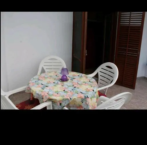 Apartment Josip With Beautiful Sea View